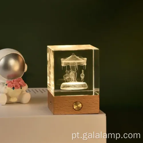 3D laser esculpido em madeira de brilho à noite